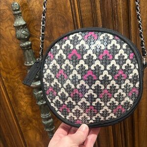 Vera Bradley Sequenced EUC Crossbody Bag in Black and Pink Pattern w Chain Strap